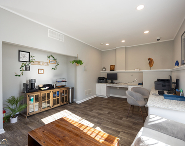 4883 Roswell Road - Photo Thumbnail 17