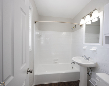 4883 Roswell Road - Photo Thumbnail 9