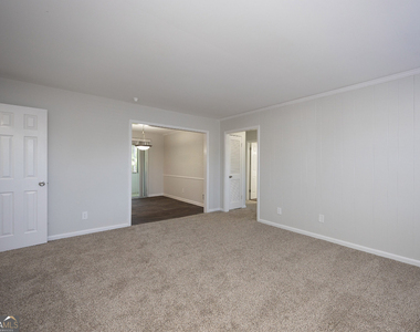 4883 Roswell Road - Photo Thumbnail 8