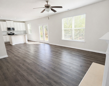214 Patriots Way - Photo Thumbnail 3