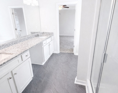 214 Patriots Way - Photo Thumbnail 15