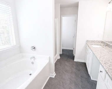 214 Patriots Way - Photo Thumbnail 13
