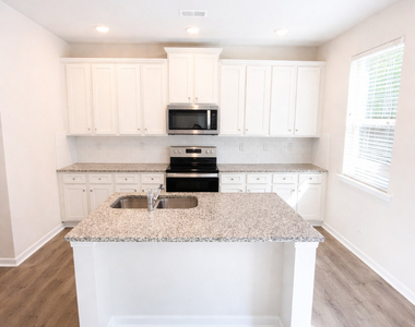 214 Patriots Way - Photo Thumbnail 8