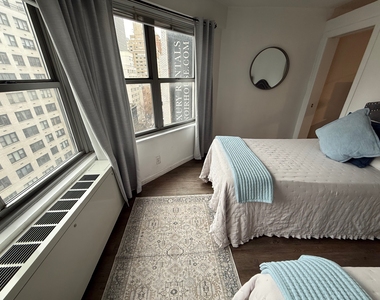 East 63rd Street - Photo Thumbnail 3