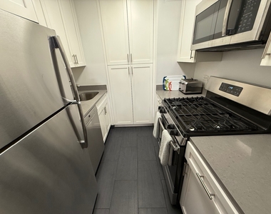 East 63rd Street - Photo Thumbnail 5