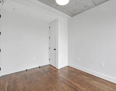 31-27 37th Street - Photo Thumbnail 7