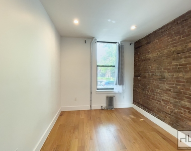 115 Carlton Avenue - Photo Thumbnail 8