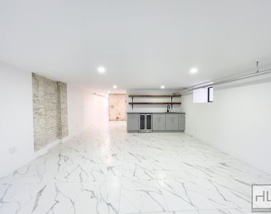 115 Carlton Avenue - Photo Thumbnail 18