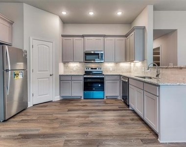 2803 Orchid Drive - Photo Thumbnail 2