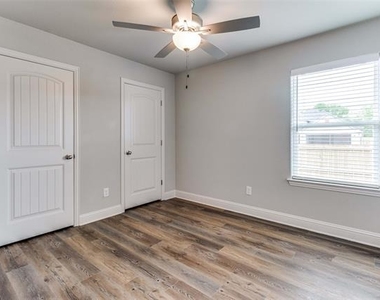 2803 Orchid Drive - Photo Thumbnail 7