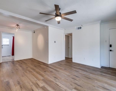 10216 Regal Oaks Drive - Photo Thumbnail 2