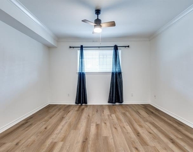 10216 Regal Oaks Drive - Photo Thumbnail 8
