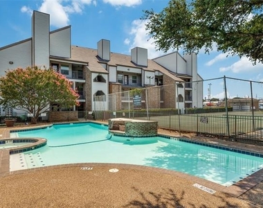 6108 Abrams Road - Photo Thumbnail 11