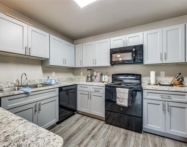 6108 Abrams Road - Photo Thumbnail 6