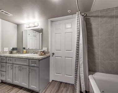 6108 Abrams Road - Photo Thumbnail 2
