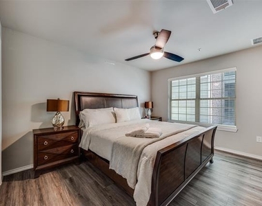 6108 Abrams Road - Photo Thumbnail 7