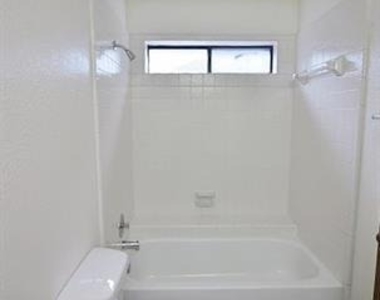1019 Cedar Run Drive - Photo Thumbnail 10