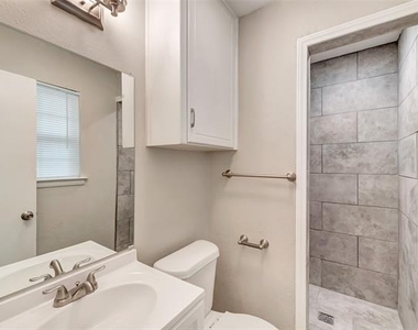 2833 Kingsbury Avenue - Photo Thumbnail 20
