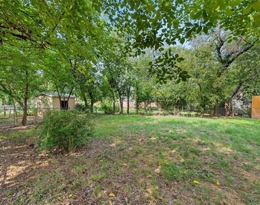 2833 Kingsbury Avenue - Photo Thumbnail 28