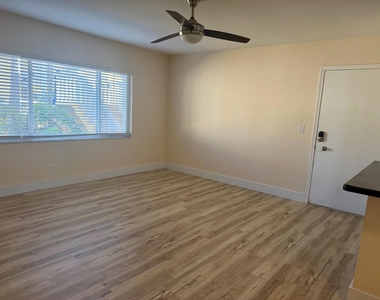 2230 Ne 56th Place - Photo Thumbnail 5