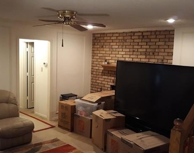 1807 Evergreen Court - Photo Thumbnail 2