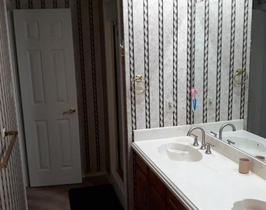 1807 Evergreen Court - Photo Thumbnail 3