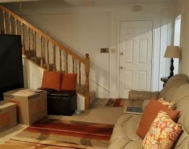1807 Evergreen Court - Photo Thumbnail 4