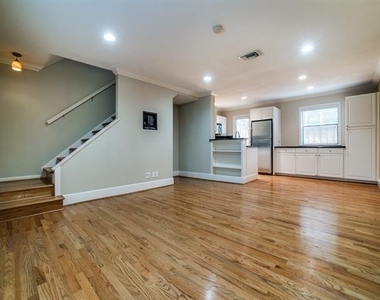4118 Bowser Avenue - Photo Thumbnail 3