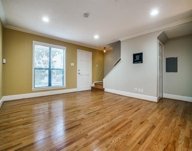 4118 Bowser Avenue - Photo Thumbnail 2