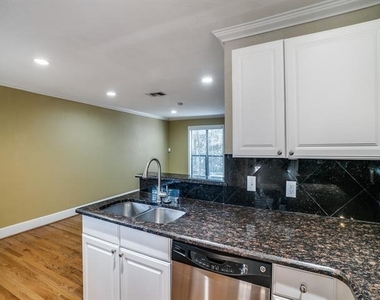 4118 Bowser Avenue - Photo Thumbnail 6