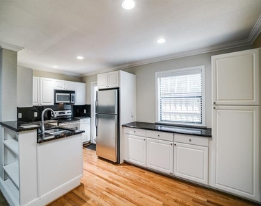 4118 Bowser Avenue - Photo Thumbnail 4