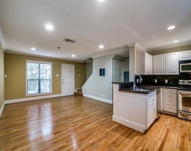 4118 Bowser Avenue - Photo Thumbnail 5