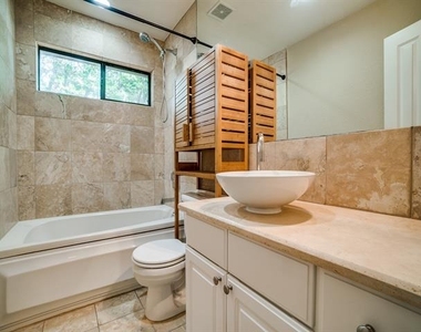 4118 Bowser Avenue - Photo Thumbnail 9