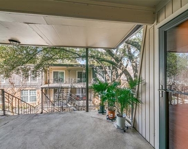 5322 Fleetwood Oaks Avenue - Photo Thumbnail 3