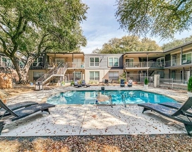 5322 Fleetwood Oaks Avenue - Photo Thumbnail 22