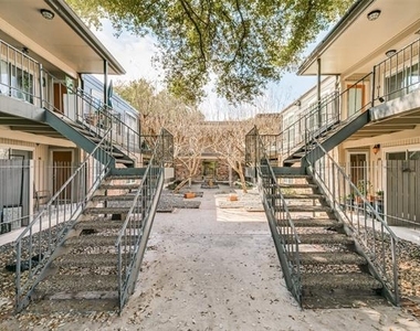 5322 Fleetwood Oaks Avenue - Photo Thumbnail 18
