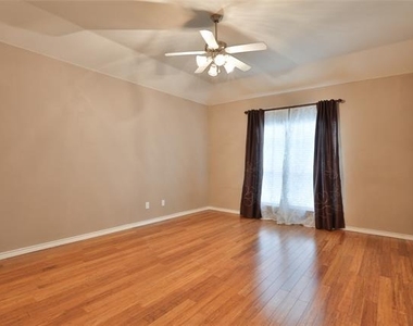 11921 Kingsville Drive - Photo Thumbnail 13