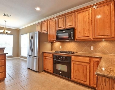 11921 Kingsville Drive - Photo Thumbnail 9