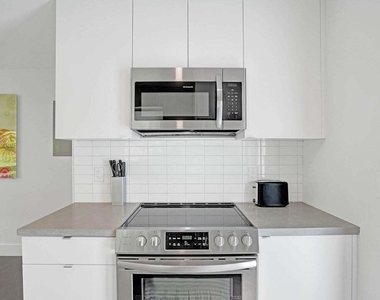 625 Ne 13th Avenue - Photo Thumbnail 6