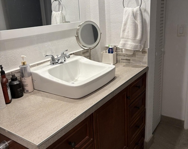 330 Ne 26th Avenue - Photo Thumbnail 14