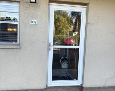 330 Ne 26th Avenue - Photo Thumbnail 1