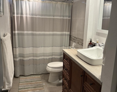 330 Ne 26th Avenue - Photo Thumbnail 13