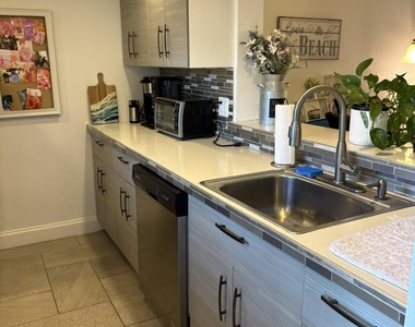 330 Ne 26th Avenue - Photo Thumbnail 3