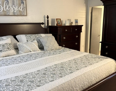 330 Ne 26th Avenue - Photo Thumbnail 9