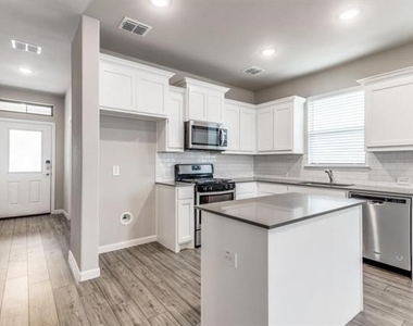 5427 Big Thicket Lane - Photo Thumbnail 7