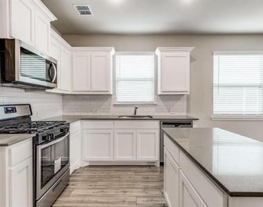 5427 Big Thicket Lane - Photo Thumbnail 9