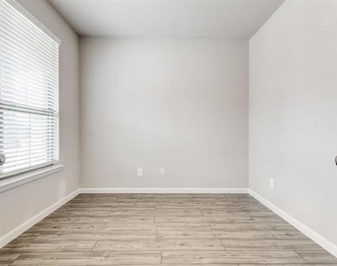 5427 Big Thicket Lane - Photo Thumbnail 4
