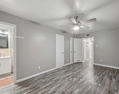 6151 E Mockingbird Lane - Photo Thumbnail 4