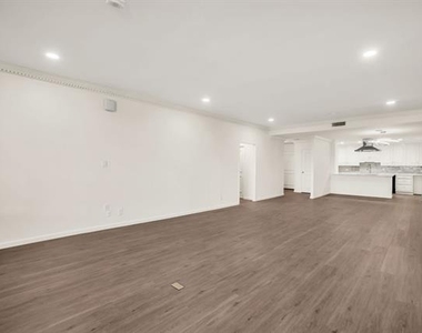 6335 W Northwest Highway - Photo Thumbnail 4
