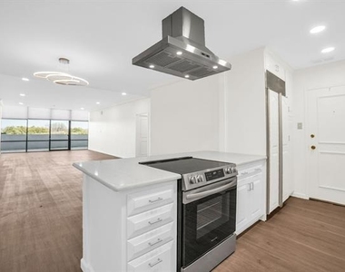 6335 W Northwest Highway - Photo Thumbnail 6
